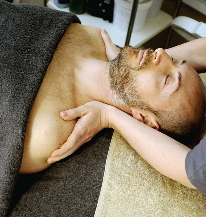 Neck massage is an effective method for treating cervical osteochondrosis