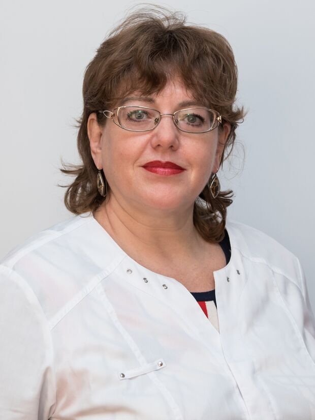 Doctor rheumatologist Nóra